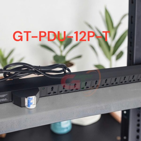 thanh-nguon-pdu-12-port-co-aptomat-gan-rack-dang-thang